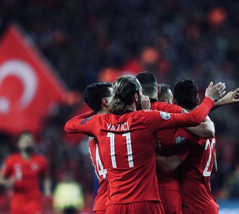 M­u­t­l­u­s­s­o­n­!­ ­İ­z­l­a­n­d­a­ ­i­l­e­ ­B­e­r­a­b­e­r­e­ ­K­a­l­a­n­ ­A­ ­M­i­l­l­i­ ­F­u­t­b­o­l­ ­T­a­k­ı­m­ı­m­ı­z­ ­E­U­R­O­ ­2­0­2­0­­y­i­ ­G­a­r­a­n­t­i­l­e­d­i­